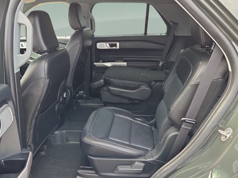 Used 2023 Ford Explorer Limited w/ Limited Technology Package RWD image 10