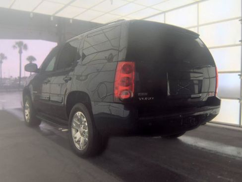 Used 2007 GMC Yukon SLT w/ SLT Preferred Equipment Group RWD image 6