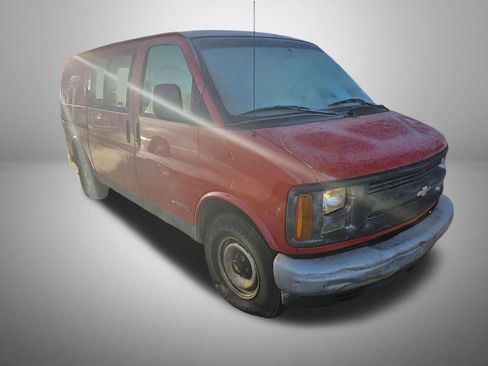 Used 2002 Chevrolet Express 2500 w/ Cold Climate Pkg image 2