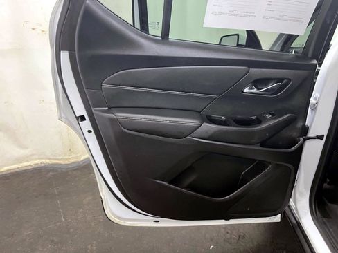 Used 2019 Chevrolet Traverse LT w/ LT Premium Package AWD/4WD image 16