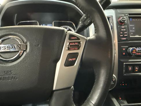 Used 2018 Nissan Titan SV w/ SV Convenience Package AWD/4WD image 18