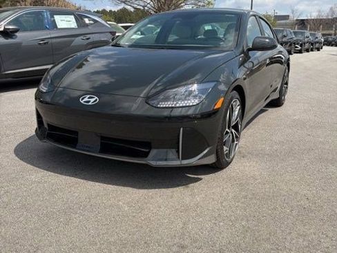 Used 2024 Hyundai Ioniq 6 SEL image 1