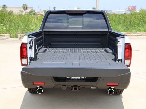 New 2026 Honda Ridgeline Black Edition image 11