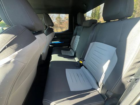 Used 2025 Toyota Tacoma TRD Off-Road image 20