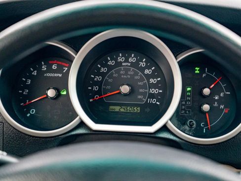 Used 2006 Toyota 4Runner SR5 AWD/4WD image 20