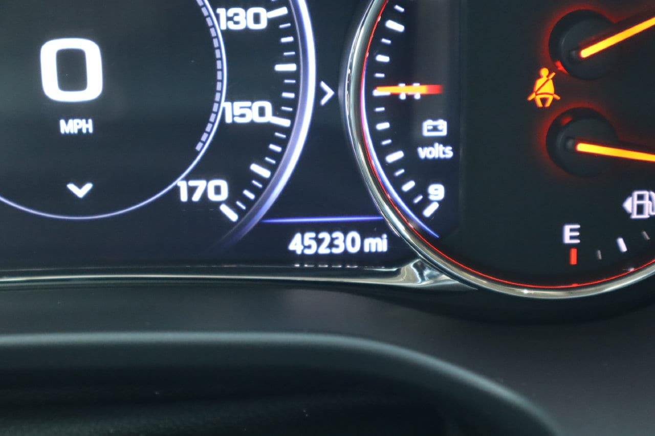 Used 2022 GMC Acadia Denali w/ Trailering Package FWD image 12