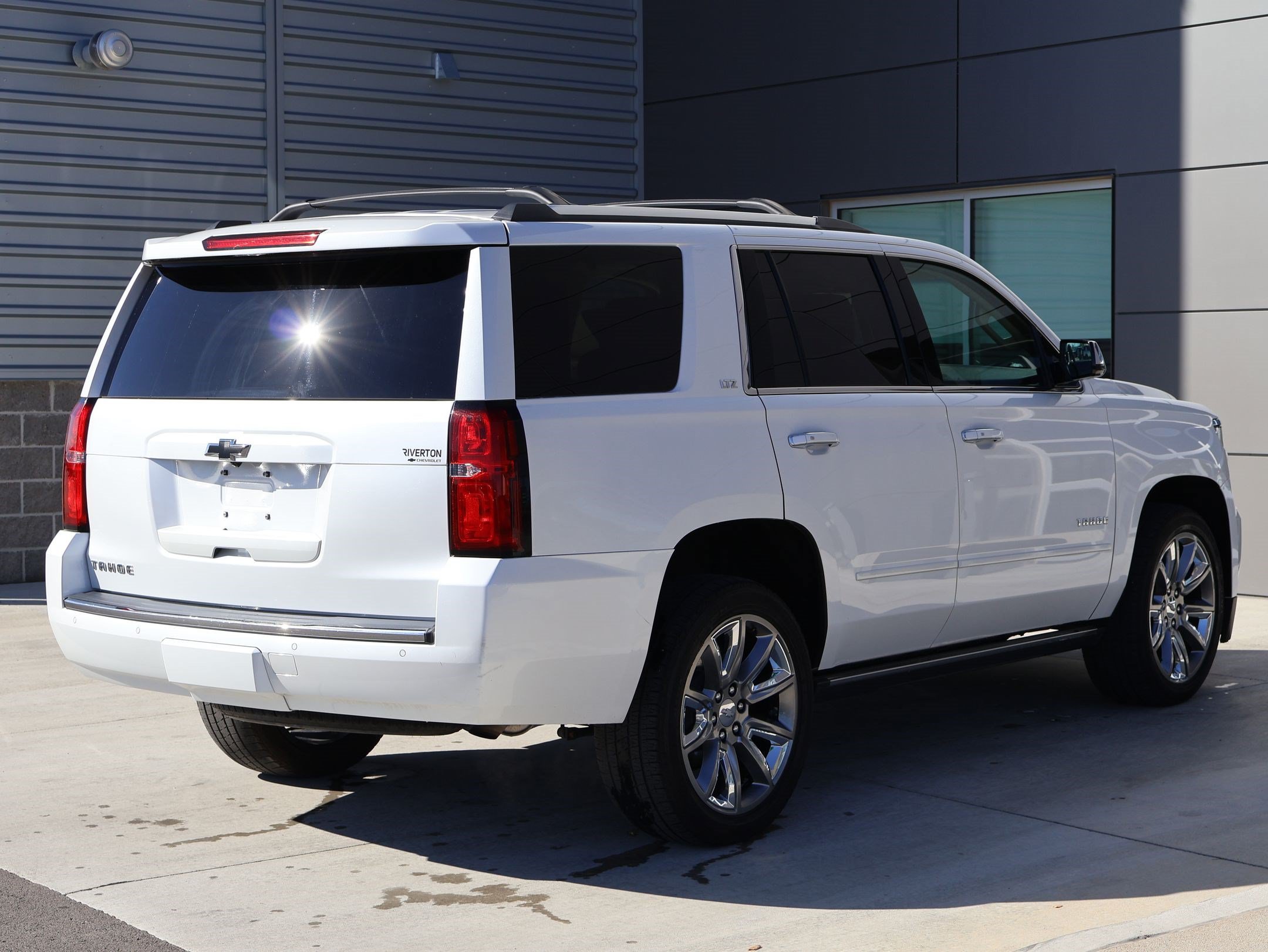 Used 2016 Chevrolet Tahoe LTZ AWD/4WD image 5
