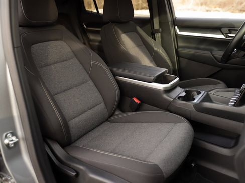 Used 2025 GMC Terrain Elevation image 28