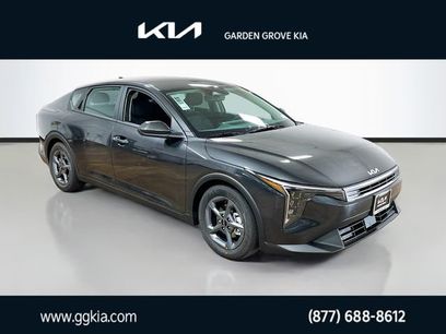 New 2025 Kia K4 LXS