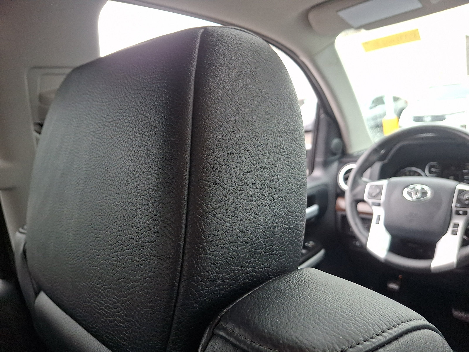 Used 2018 Toyota Tundra Limited w/ Limited Premium Package AWD/4WD image 9