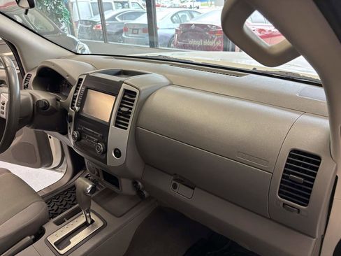 Used 2019 Nissan Frontier S image 16