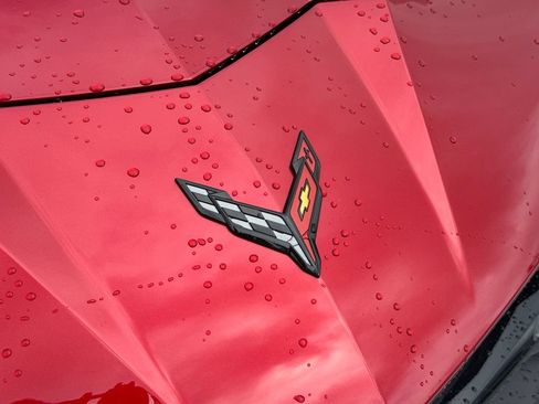 Used 2024 Chevrolet Corvette Stingray Preferred Cpe w/ Z51 Performance Package RWD image 8