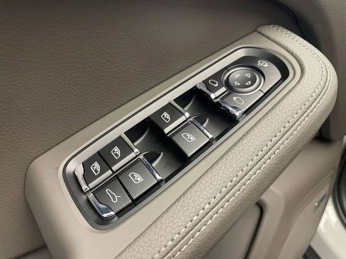 New 2026 Porsche Macan image 20