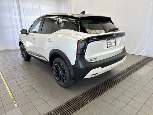 New 2025 Nissan Kicks SR image 6
