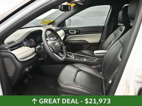 Used 2025 Jeep Compass Limited AWD/4WD image 16