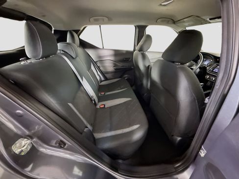 Used 2019 Nissan Kicks S image 27