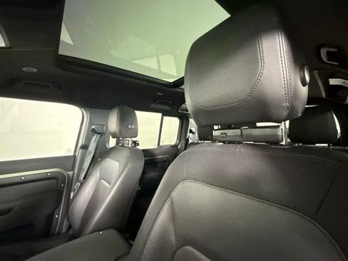Used 2023 Land Rover Defender 110 X-Dynamic SE image 7