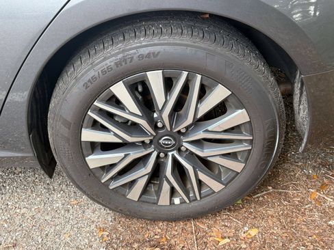 Used 2026 Nissan Altima 2.5 SV FWD image 30