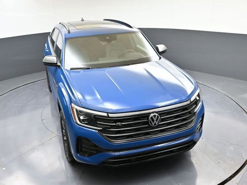 Used 2025 Volkswagen Atlas Cross Sport SEL R-Line image 43