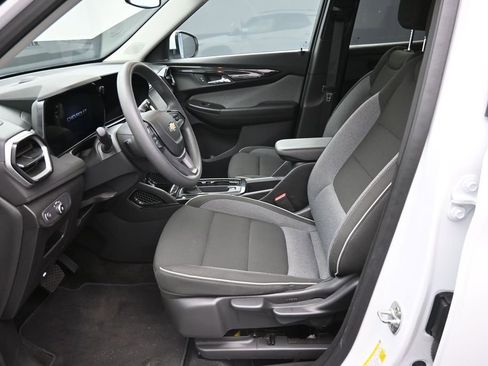 Used 2025 Chevrolet TrailBlazer LT FWD image 21