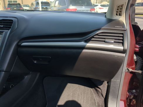 Used 2017 Ford Fusion Energi Titanium FWD image 29
