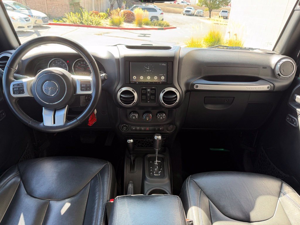Used 2017 Jeep Wrangler Unlimited Rubicon AWD/4WD image 13