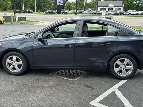 Used 2015 Chevrolet Cruze LT FWD image 3