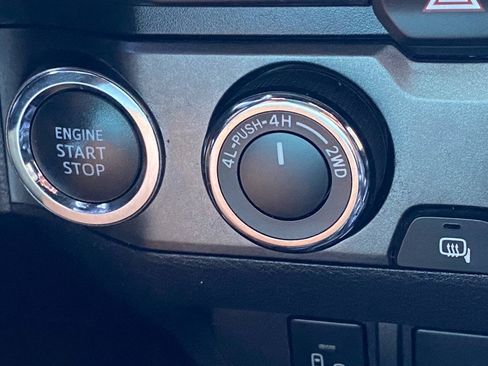 Used 2020 Toyota Tacoma TRD Off-Road w/ Technology Package AWD/4WD image 27