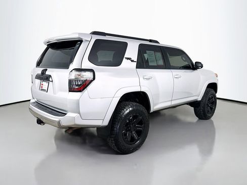 Certified 2019 Toyota 4Runner TRD Off-Road AWD/4WD image 8