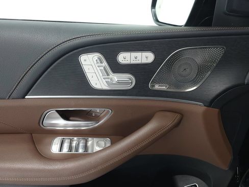 Used 2024 Mercedes-Benz GLS 450 4MATIC image 6
