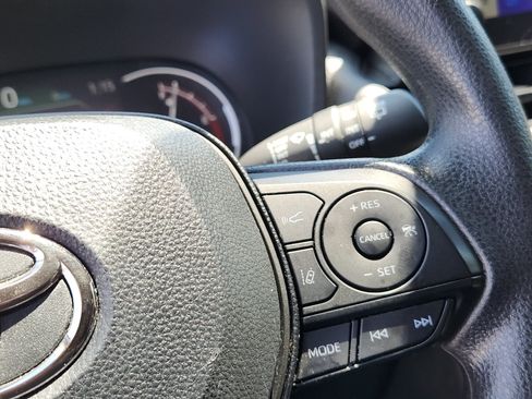 Certified 2025 Toyota RAV4 XLE AWD/4WD image 18