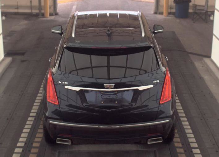 Used 2017 Cadillac XT5 FWD image 4