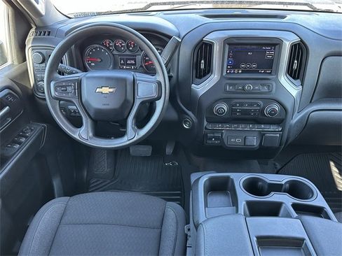 Used 2024 Chevrolet Silverado 2500 Custom w/ Custom Value Package image 11