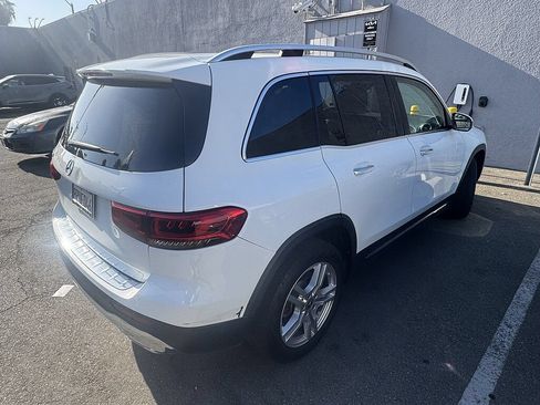 Used 2020 Mercedes-Benz GLB 250 image 3