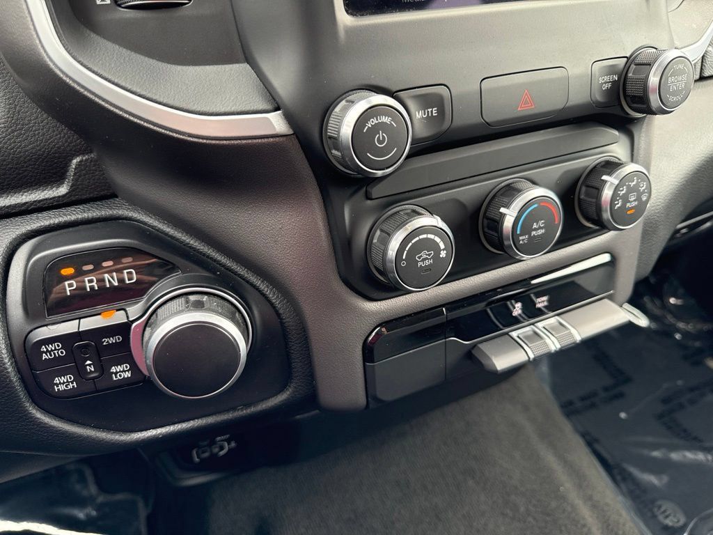 Used 2020 RAM 1500 Big Horn AWD/4WD image 34