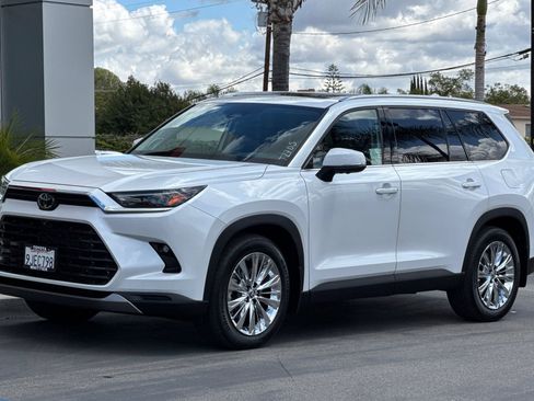 Certified 2024 Toyota Grand Highlander Platinum image 10