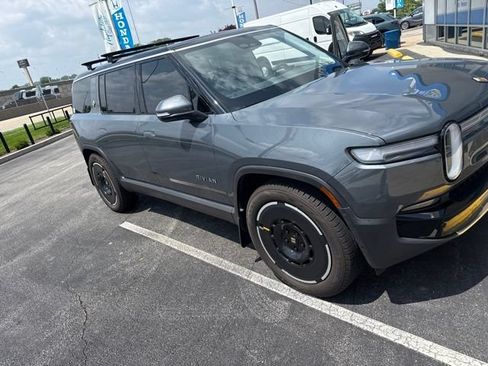 Used 2025 Rivian R1S Adventure AWD/4WD image 2