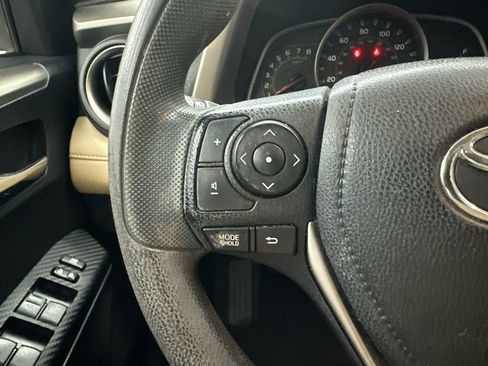 Used 2015 Toyota RAV4 XLE FWD image 25