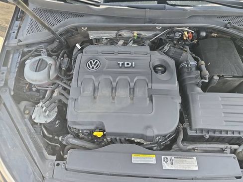 Used 2015 Volkswagen Golf TDI S FWD image 18