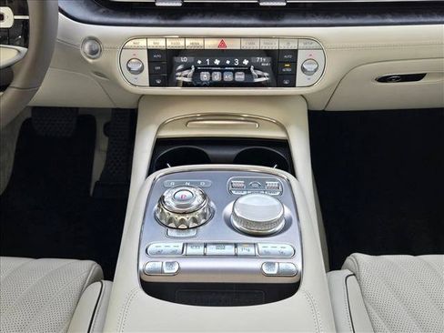 Used 2025 Genesis G90 3.5T AWD/4WD image 12