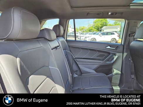 Used 2022 Volkswagen Tiguan SEL R-Line AWD/4WD image 15