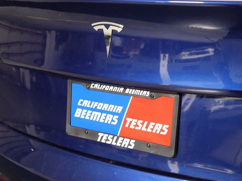Used 2023 Tesla Model 3 Standard Range image 5