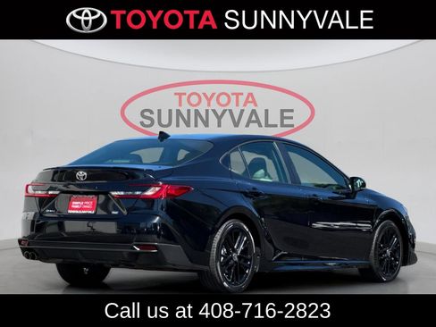 Used 2025 Toyota Camry SE FWD image 3