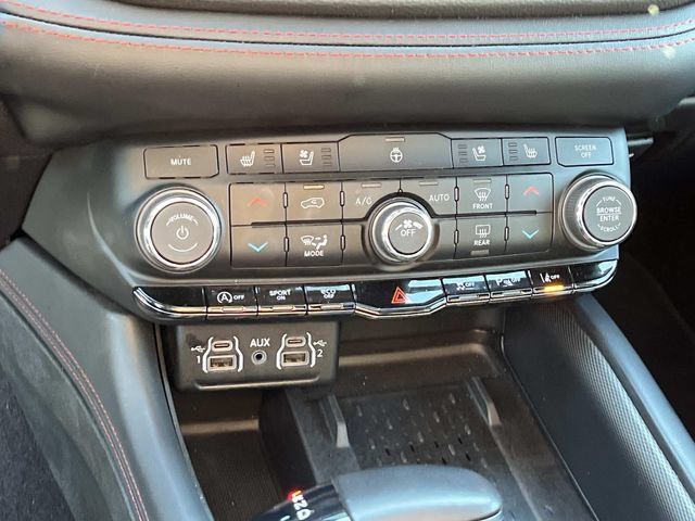 Used 2025 Dodge Durango GT AWD/4WD image 33