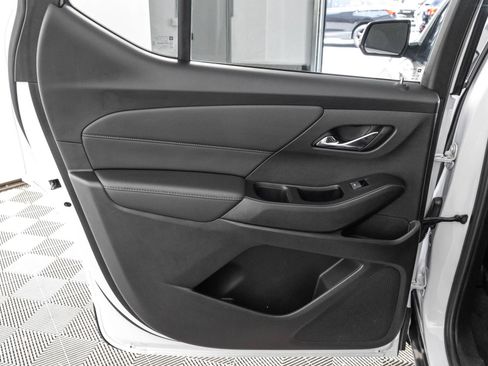 Used 2023 Chevrolet Traverse LT AWD/4WD image 37