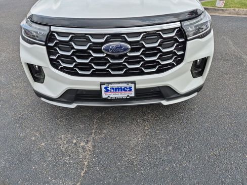 Used 2025 Ford Explorer Platinum w/ Ultimate Package image 9