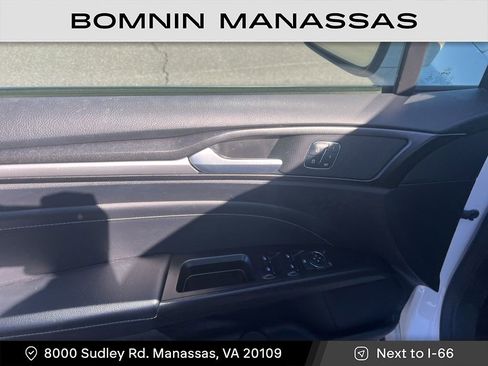 Used 2018 Ford Fusion Titanium image 9