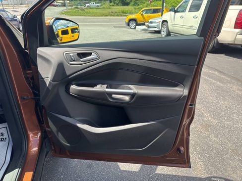 Used 2017 Ford Escape Titanium AWD/4WD image 23