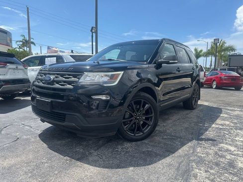 Used 2019 Ford Explorer XLT w/ Equipment Group 202A AWD/4WD image 1