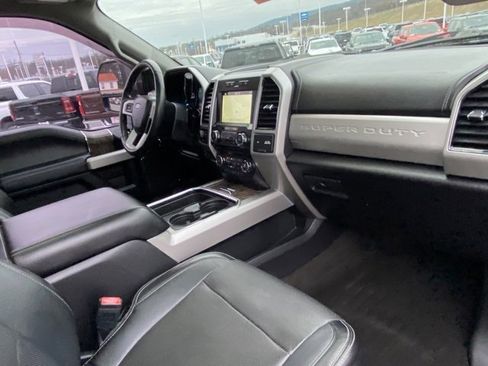 Used 2018 Ford F250 Lariat w/ Lariat Ultimate Package image 21